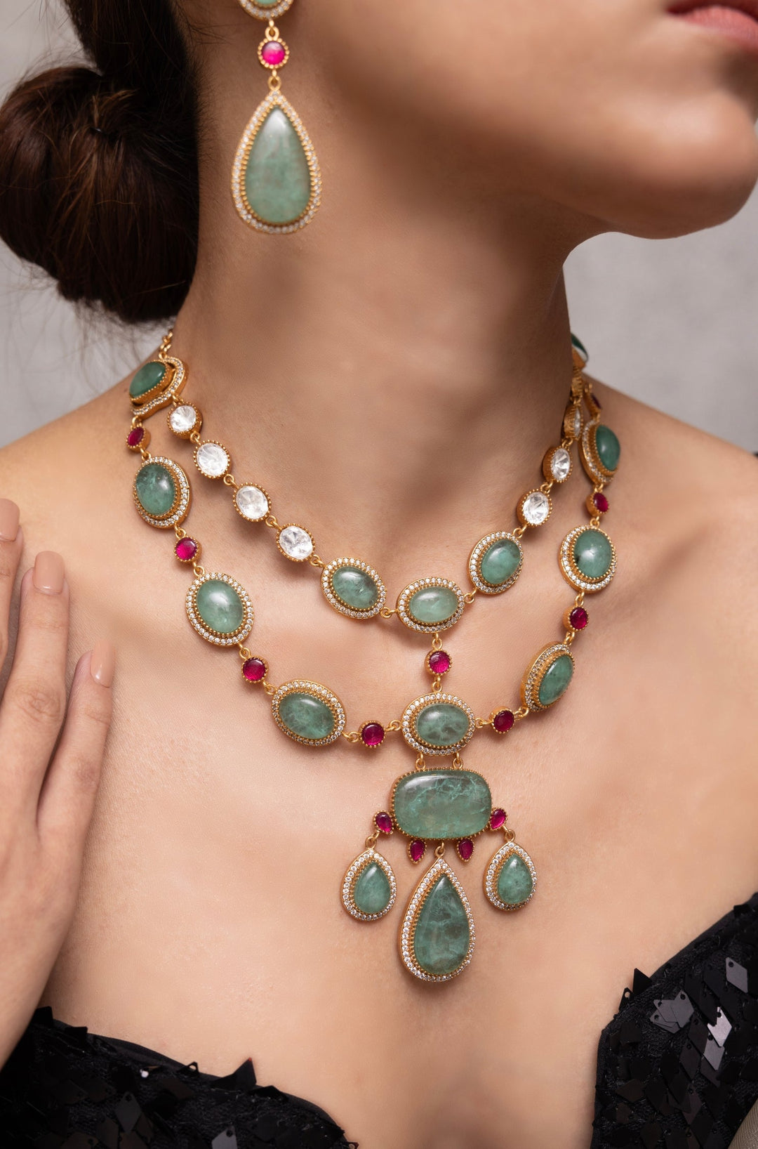 Yamisha Necklace Set