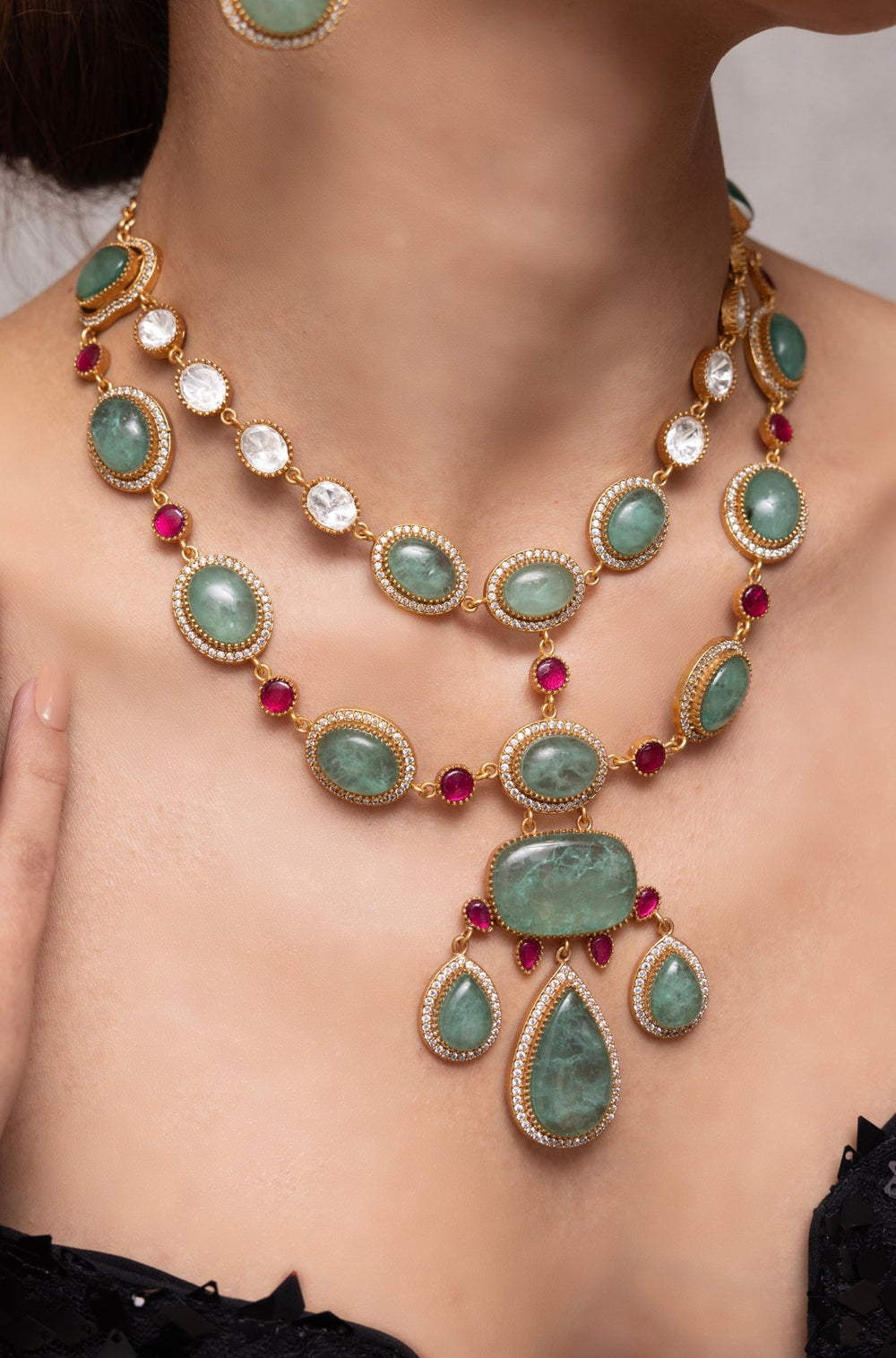 Yamisha Necklace Set