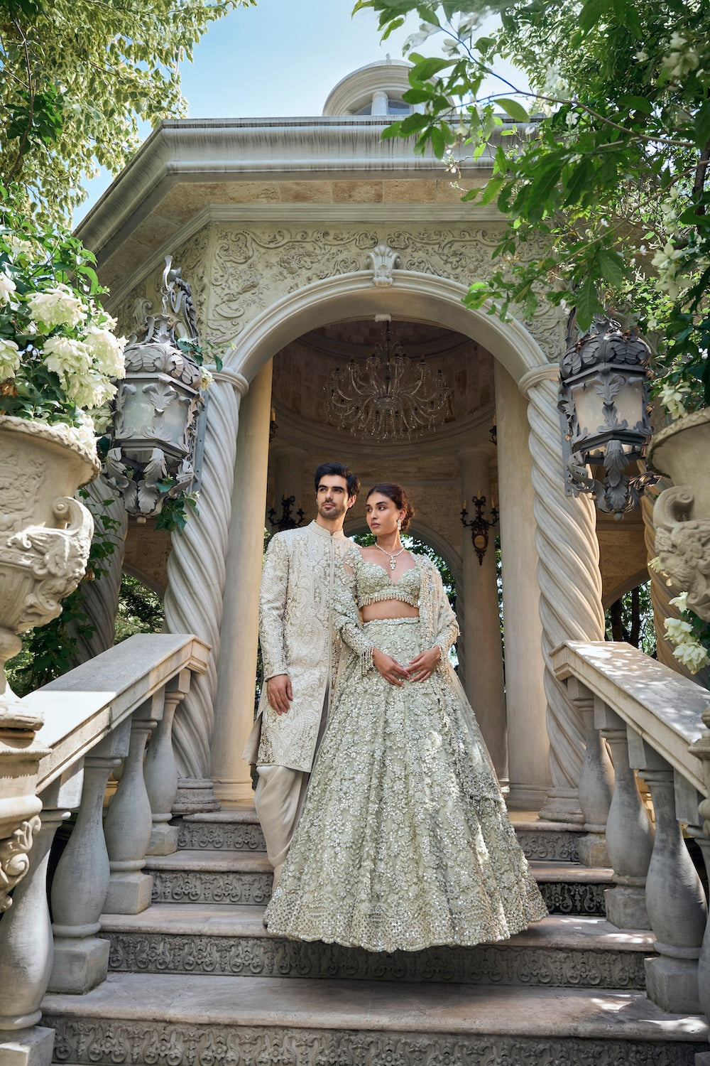 Champagne Paisley Sherwani Set M