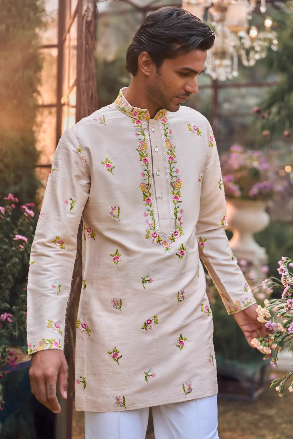 Seema Gujral - Multi-Coloured Floral Bundi Set