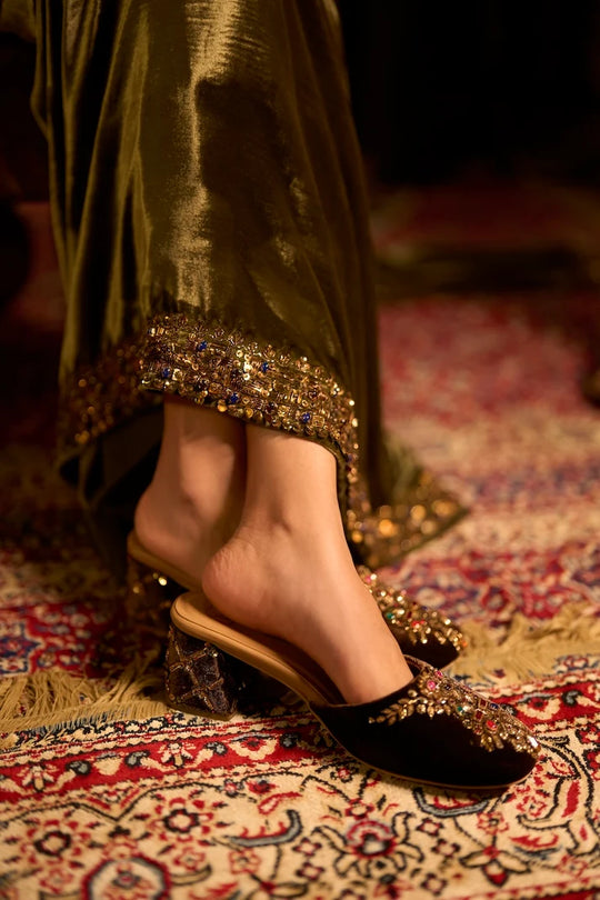 Seema Gujral - Olive Green Pre-Stitched Velvet Saree