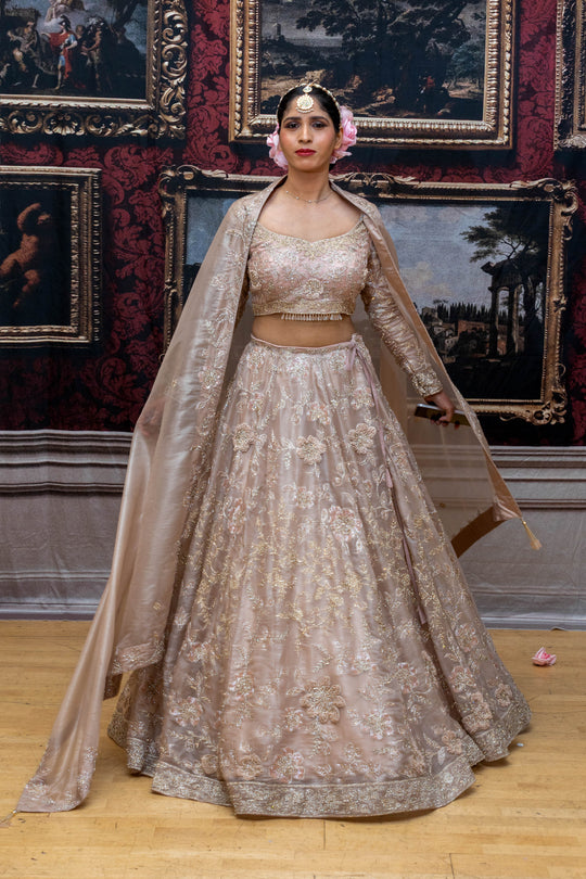 Yashasvi Lehenga