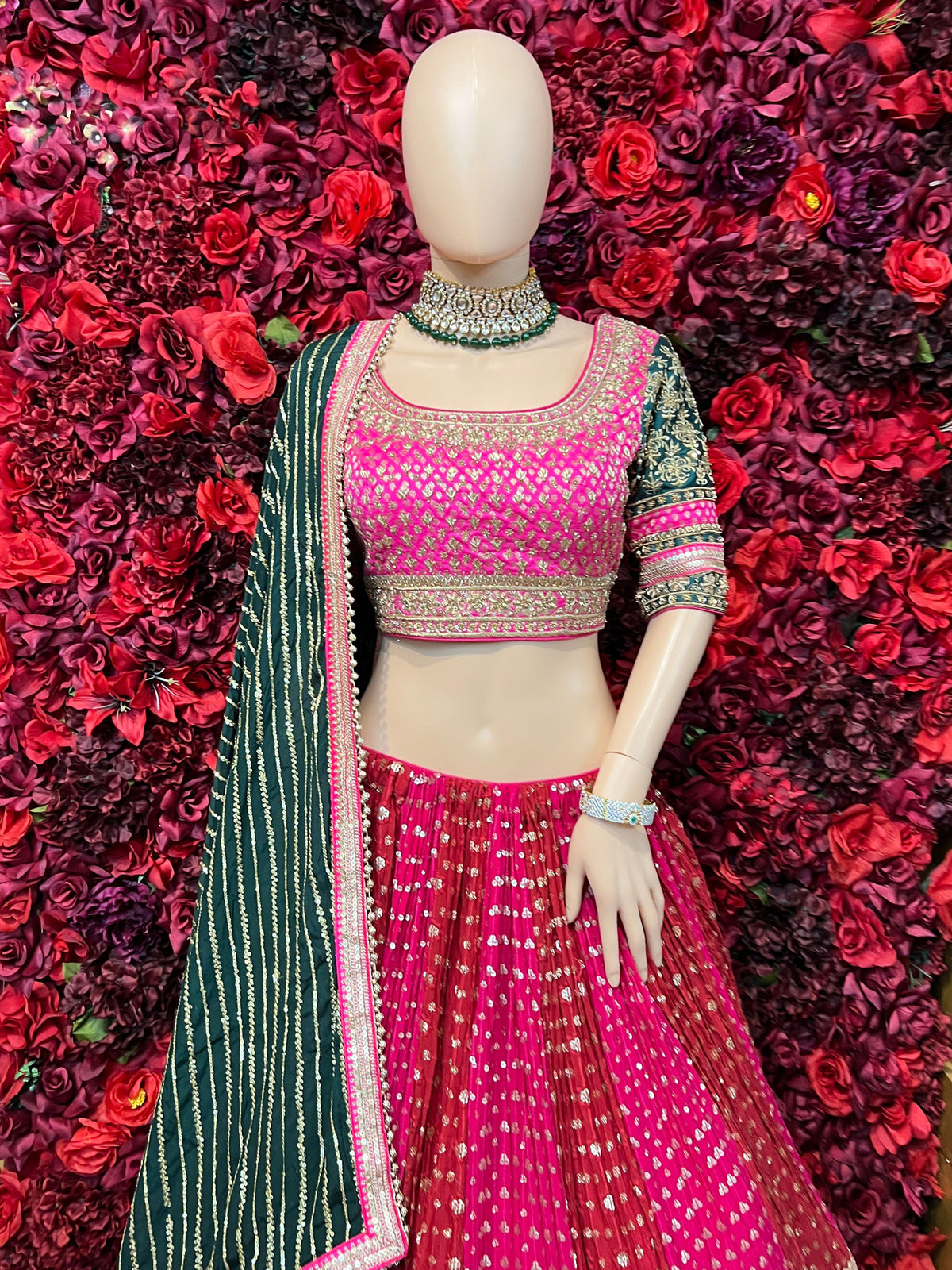 Urmika Lehenga