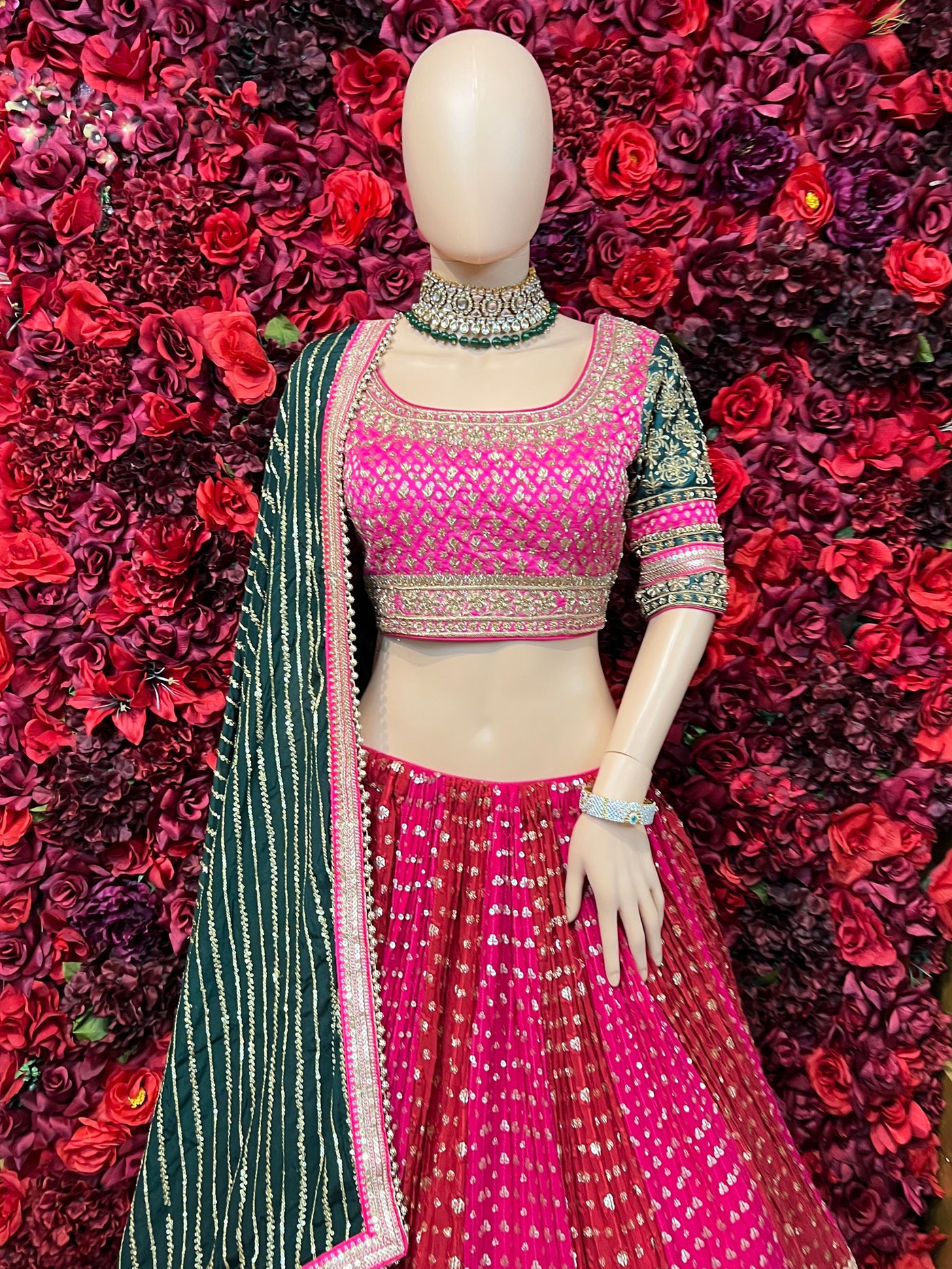 Urmika Lehenga