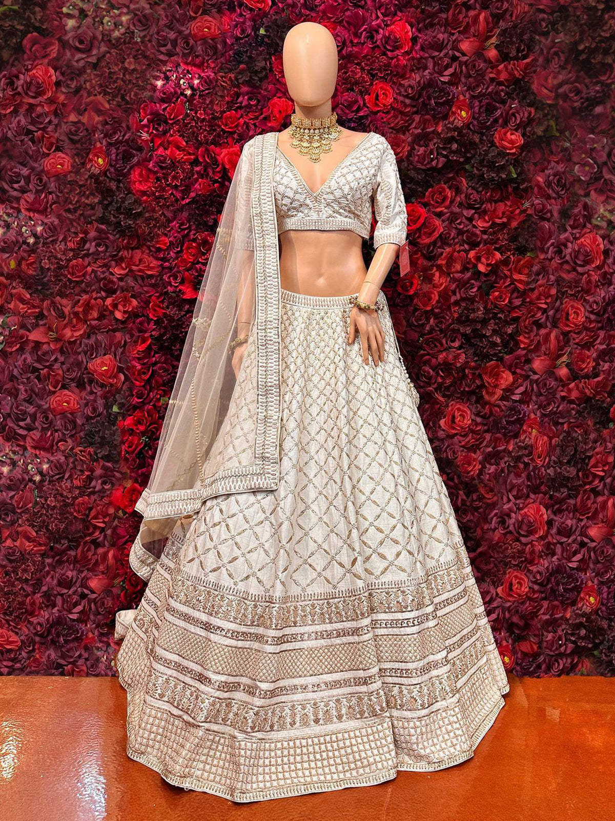 Amyra Lehenga