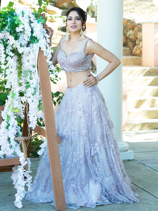 These 20+ Peach Lehengas Have Our Hearts Taken Away! | WeddingBazaar