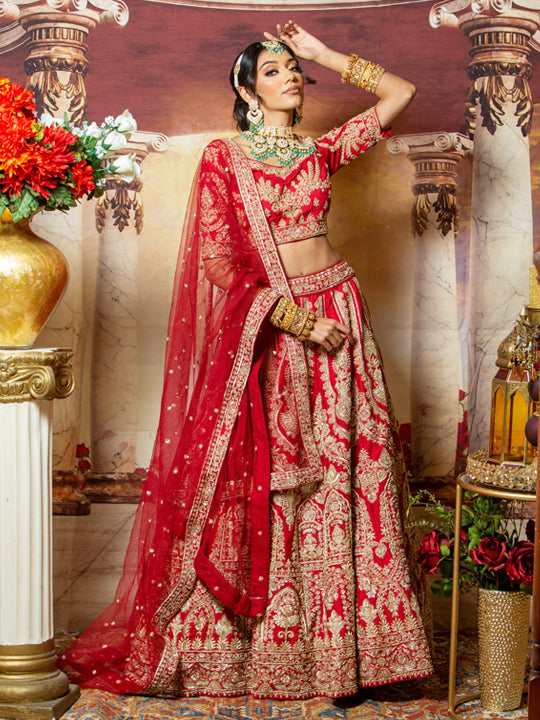 Hina Khan dresses like Akshara in a pink-ivory lehenga set!