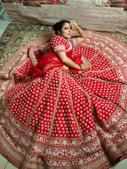 Mustard Heavy Embroidered Banarasi Silk Flared Bridal Lehenga Choli at Rs  25000.00 | कढ़ाई वाला दुल्हन का लेहंगा - Adiittiis The Conscious Design  Company, Delhi | ID: 26591387991